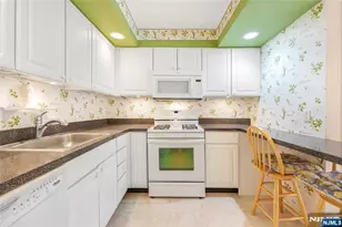 401 Dercole 111, Norwood, NJ 07642 - Photo 14