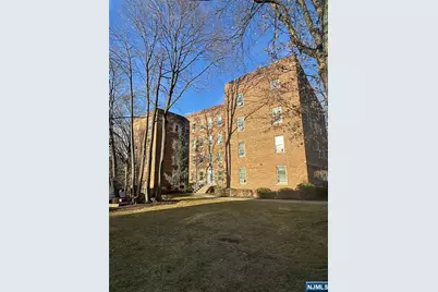 250 Broad Avenue 4D #4D, Leonia, NJ 07605 - Photo 1
