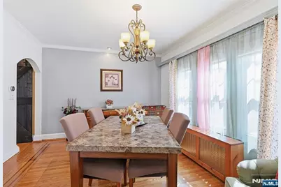 528 Wyndham Road, Teaneck Township, NJ 07666 - Photo 20