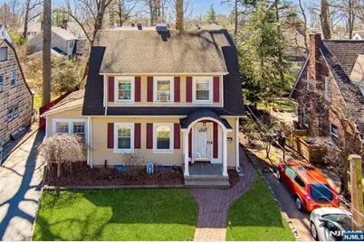 528 Wyndham Road, Teaneck Township, NJ 07666 - Photo 4