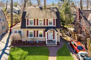 528 Wyndham Rd, Teaneck Township, NJ 07666 - Photo 4