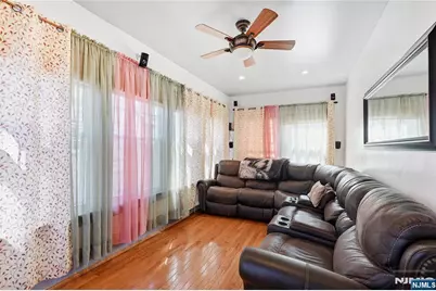 528 Wyndham Road, Teaneck Township, NJ 07666 - Photo 14