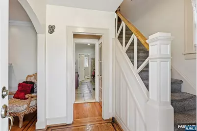 528 Wyndham Road, Teaneck Township, NJ 07666 - Photo 16