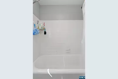 528 Wyndham Road, Teaneck Township, NJ 07666 - Photo 26