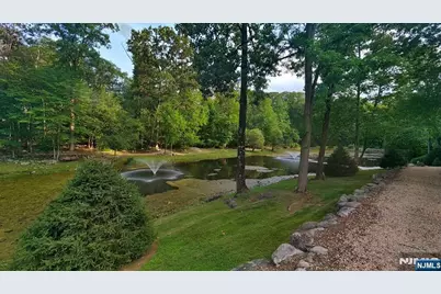 5 S Bayard Lane, Mahwah, NJ 07430 - Photo 26