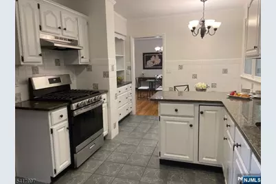 56 Grandview Place, North Caldwell, NJ 07006 - Photo 18