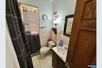 219 Lawrence Place, Paterson, NJ 07501 - Photo 18