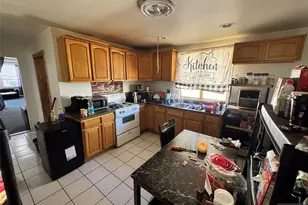 219 Lawrence Pl, Paterson, NJ 07501 - Photo 14