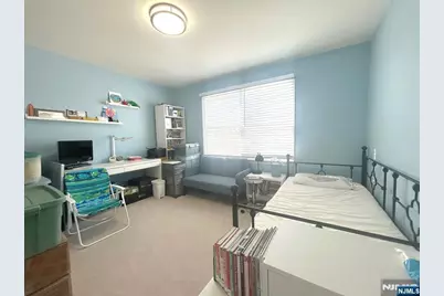 525 Stuyvesant Avenue, Lyndhurst Township, NJ 07071 - Photo 18