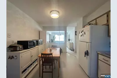 525 Stuyvesant Avenue, Lyndhurst Township, NJ 07071 - Photo 12