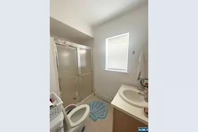 525 Stuyvesant Avenue, Lyndhurst Township, NJ 07071 - Photo 38