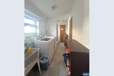 525 Stuyvesant Avenue, Lyndhurst Township, NJ 07071 - Photo 36