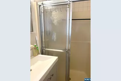 525 Stuyvesant Avenue, Lyndhurst Township, NJ 07071 - Photo 30