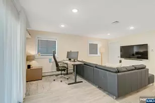 387 Lincoln Ave B, Cliffside Park, NJ 07010 - Photo 16