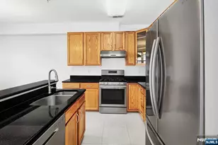 326 Midland Ct, West New York, NJ 07093 - Photo 6