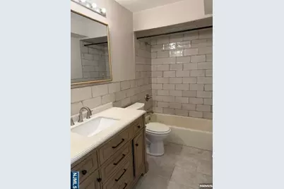 33 Henry Place B4 #B4, Hackensack, NJ 07601 - Photo 28