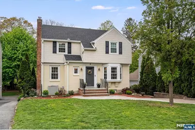 8 Abbington Terrace, Glen Rock, NJ 07452 - Photo 2