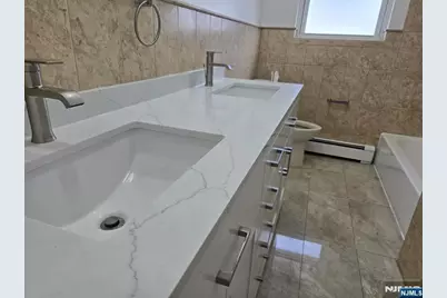 1624 John Street 2Fl #2FL, Fort Lee, NJ 07024 - Photo 12