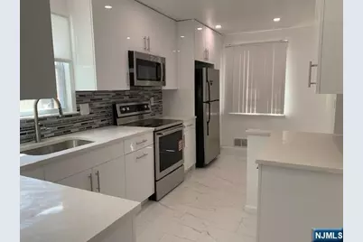 279 Slocum, Fort Lee, NJ 07024 - Photo 6