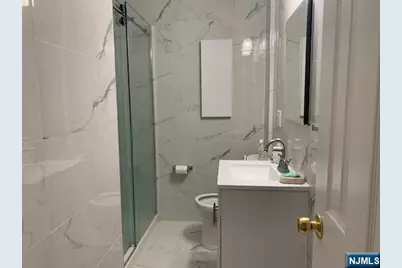 279 Slocum, Fort Lee, NJ 07024 - Photo 8