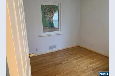 279 Slocum, Fort Lee, NJ 07024 - Photo 10