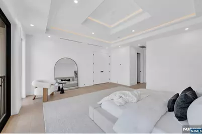 356 Bullard Avenue, Paramus, NJ 07652 - Photo 28