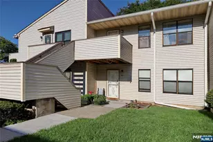 41 Coriander Way 41, Englewood, NJ 07631 - Photo 4