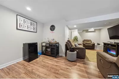 182 Carlson Place, Bergenfield, NJ 07621 - Photo 18