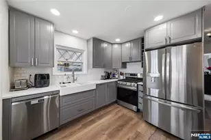 182 Carlson Pl, Bergenfield, NJ 07621 - Photo 8