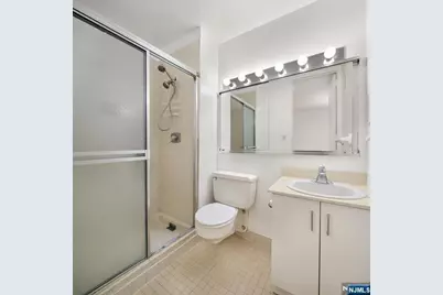 7004 Boulevard E 40G #40G, Guttenberg, NJ 07093 - Photo 16