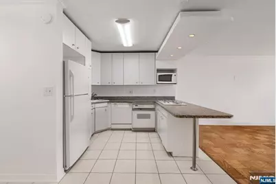 7004 Boulevard E 40G #40G, Guttenberg, NJ 07093 - Photo 4