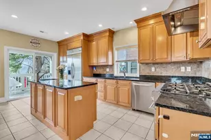 467 Summit Ave, Hackensack, NJ 07601 - Photo 14