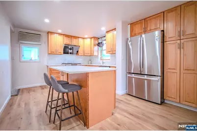 321 Griggs Avenue, Teaneck Township, NJ 07666 - Photo 8