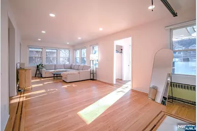 321 Griggs Avenue, Teaneck Township, NJ 07666 - Photo 16