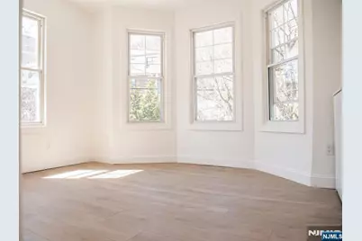 46 Garden Place 2 #2, Edgewater, NJ 07020 - Photo 6