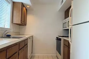 3907 Melville Ct, Mahwah, NJ 07430 - Photo 4