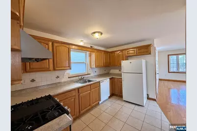 725 Jersey Street 1F #1F, Harrison, NJ 07029 - Photo 8