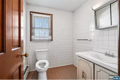 37 Park Avenue, Lyndhurst Township, NJ 07071 - Photo 28