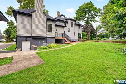 447 Queen Anne Road, Teaneck Township, NJ 07666 - Photo 48