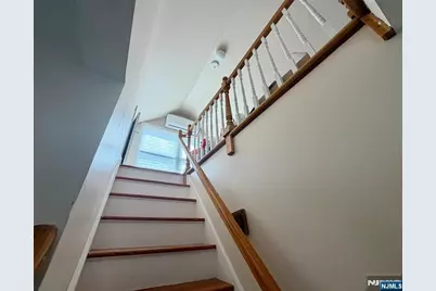 130 Clinton Avenue, Bergenfield, NJ 07621 - Photo 12