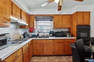 241 Halsted St, East Orange, NJ 07018 - Photo 26