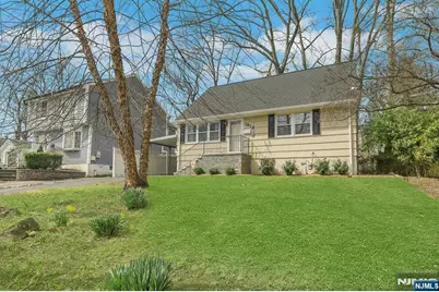 181 Arthur Street, Hillsdale, NJ 07642 - Photo 2