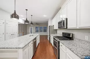 26 Braeburn Ct 26, Livingston, NJ 07039 - Photo 10