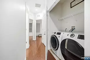 26 Braeburn Ct 26, Livingston, NJ 07039 - Photo 20