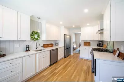 111 Lakeview Drive, Old Tappan, NJ 07675 - Photo 8