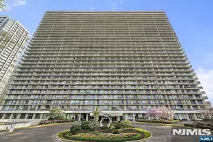 1530 Palisade Ave 23G, Fort Lee, NJ 07024 - Photo 2