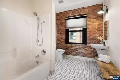 61 New Jersey Railroad Avenue 13 #13, Newark, NJ 07105 - Photo 16