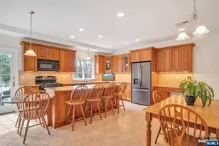 296 Birch Pkwy, Wyckoff Township, NJ 07481 - Photo 14