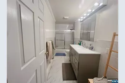 23 Pehle Avenue 1 #1, Saddle Brook Township, NJ 07663 - Photo 4