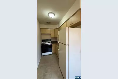 250 Rochelle Avenue A-5 #a-5, Rochelle Park Township, NJ 07662 - Photo 4